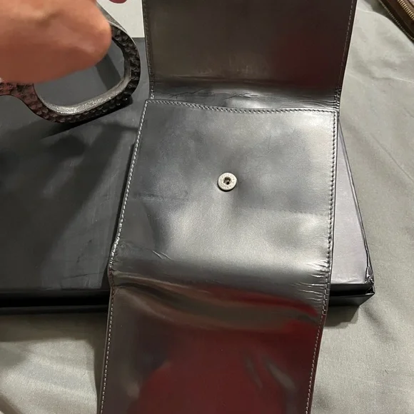 Salvatore Ferragamo Wallet Purse Ganchini. Gun metal color. - Picture 7 of 9